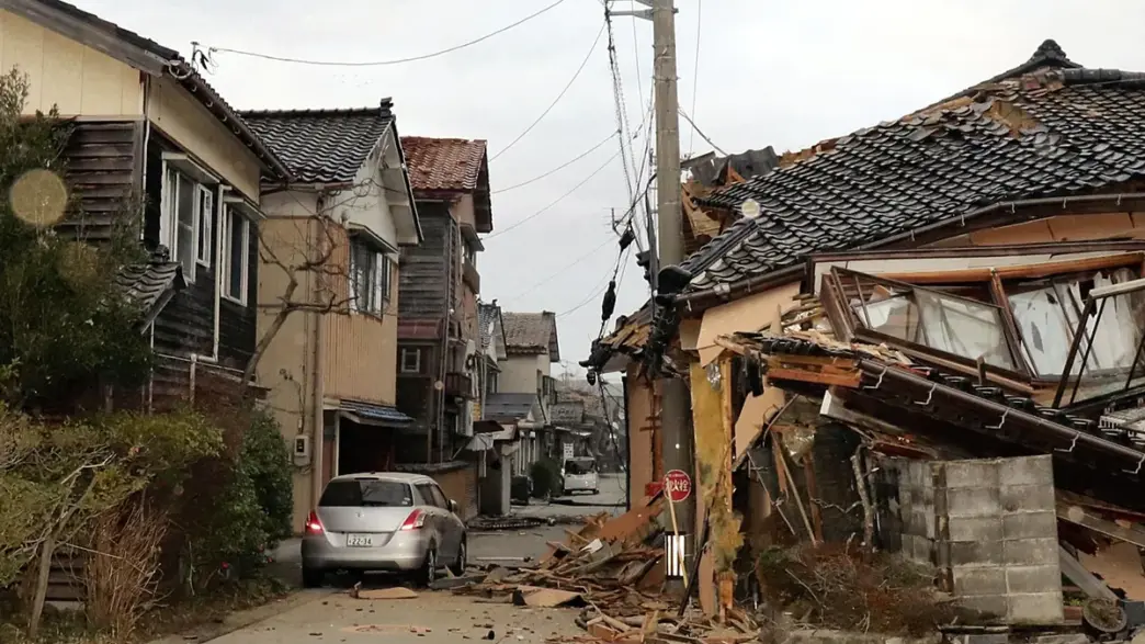 Japan Hit by 6.9-Magnitude Quake, No Tsunami Alert