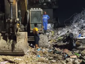 Death Toll Climbs to Nine in Lagos Building Collapse (NewsCentral TV)