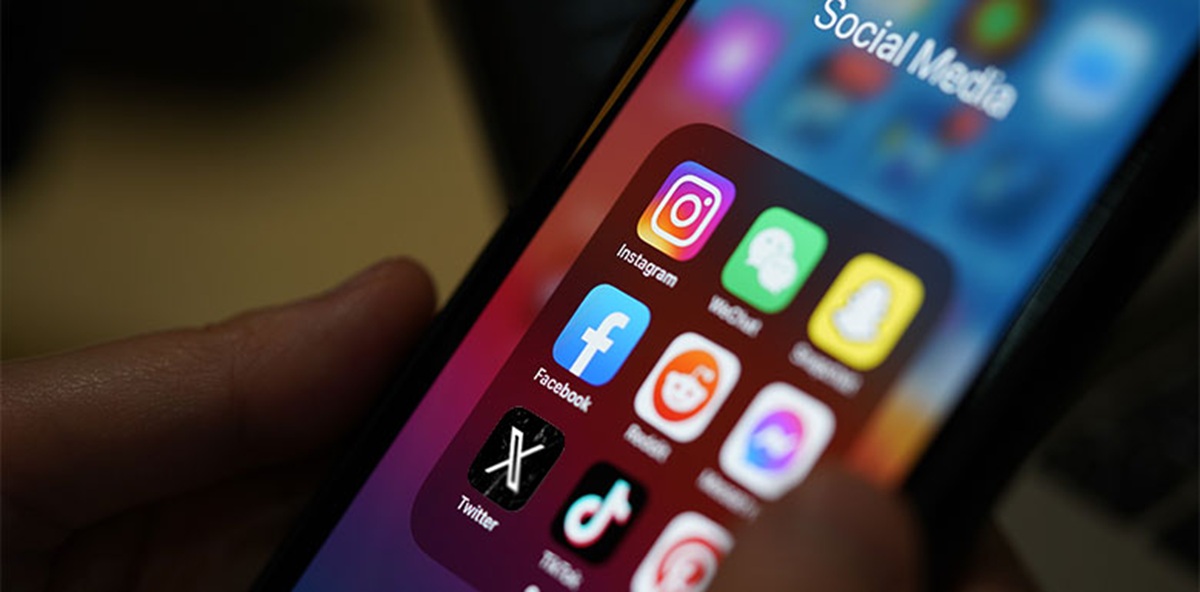 UAE Bans Social Media Use for Children Under 15