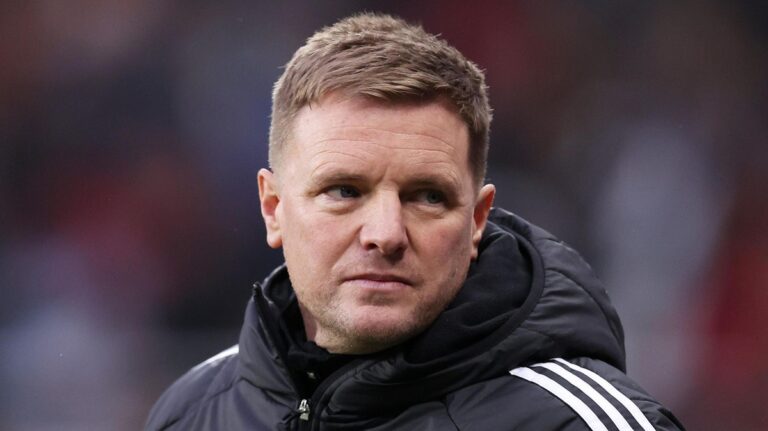 Newcastle Coach Howe Resigns 