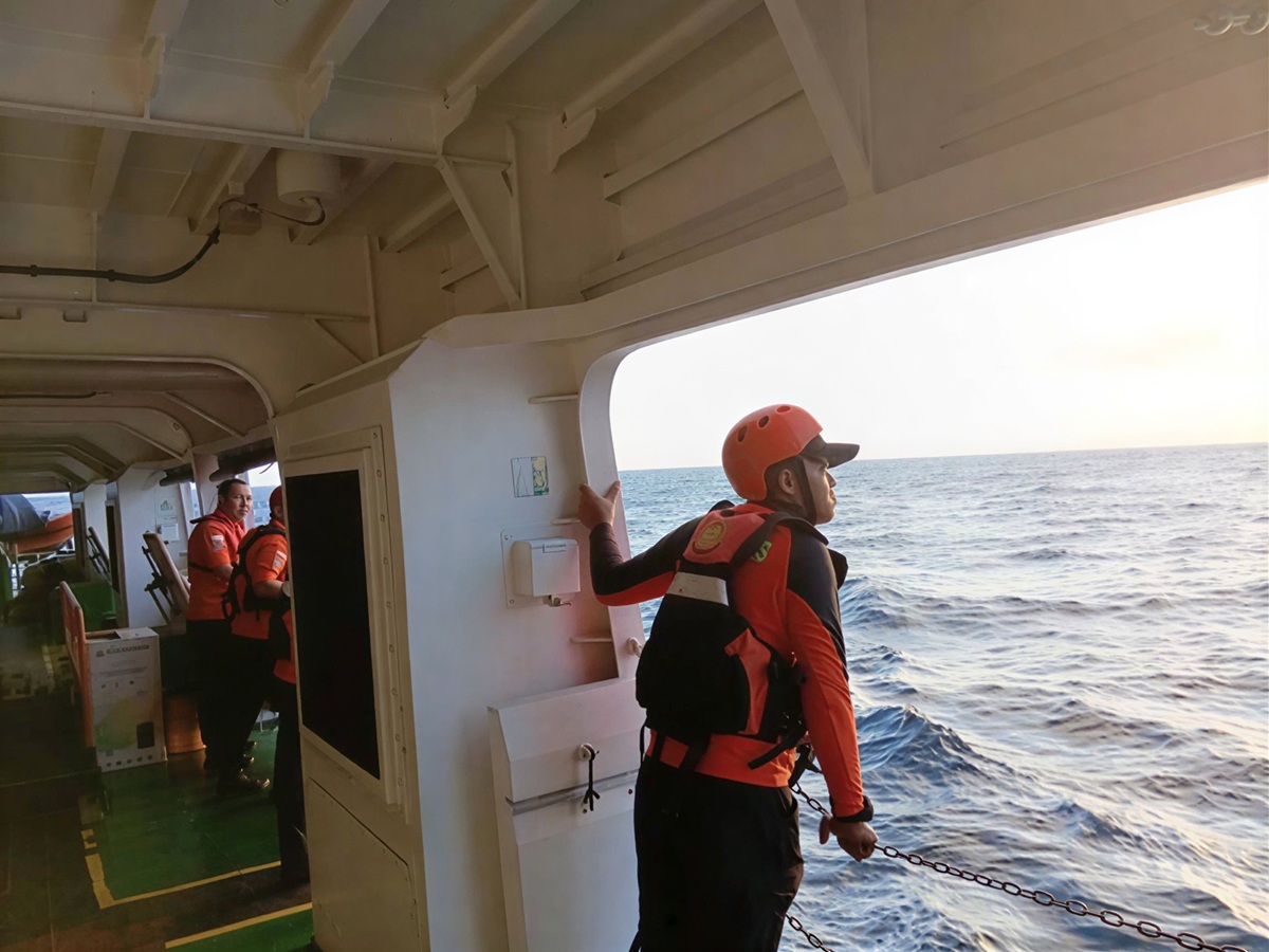 Indonesia Ends Boat Search, 14 Still Missing 