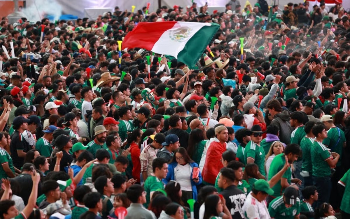More than a million people gathered in the streets of Mexico City, mainly around the Angel of Independence monument, according to the city government.