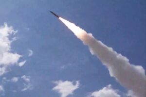 Iran Hits Second Kuwait Power Plant, Disrupts Flights