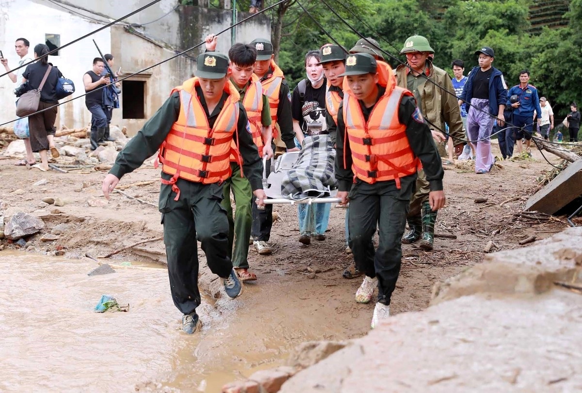 Floods, Landslides Kill Four in Vietnam