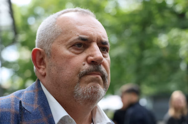 Russian Opposition Figure Withdraws from Election
