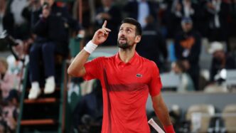 Djokovic Breaks Federer Wimbledon Record in Epic Win (NewsCentral TV)