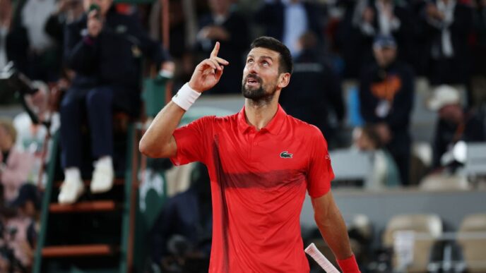 Djokovic Breaks Federer Wimbledon Record in Epic Win (NewsCentral TV)