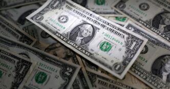 The US dollar soars ahead of the Fed rate decision (News Central TV)