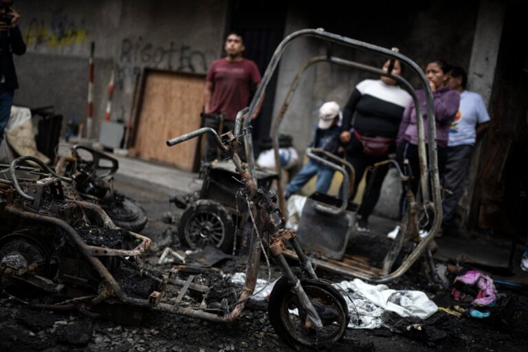 Fire Kills 10, Destroys Homes in Peru’s Capital