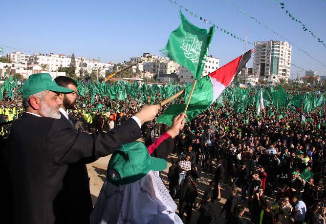 Hamas Says Truce Covers Weapons, Israeli Withdrawal
