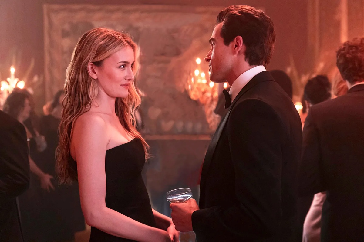 Sarah Pidgeon and Paul Anthony Kelly in ‘Love Story: John F. Kennedy Jr. & Carolyn Bessette’.