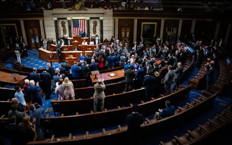 US House Passes Bill to Avert Shutdown