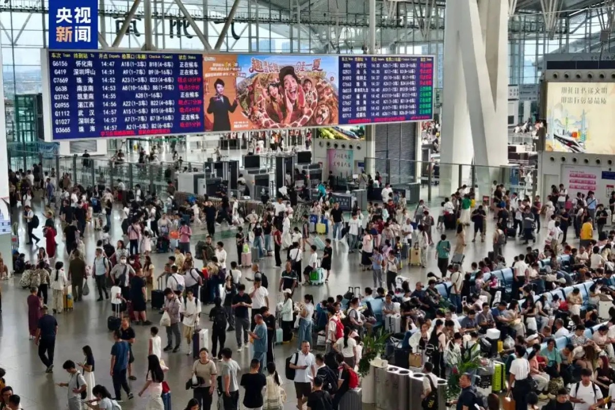 China Evacuates 20,000 Over Typhoon Noul Threat 