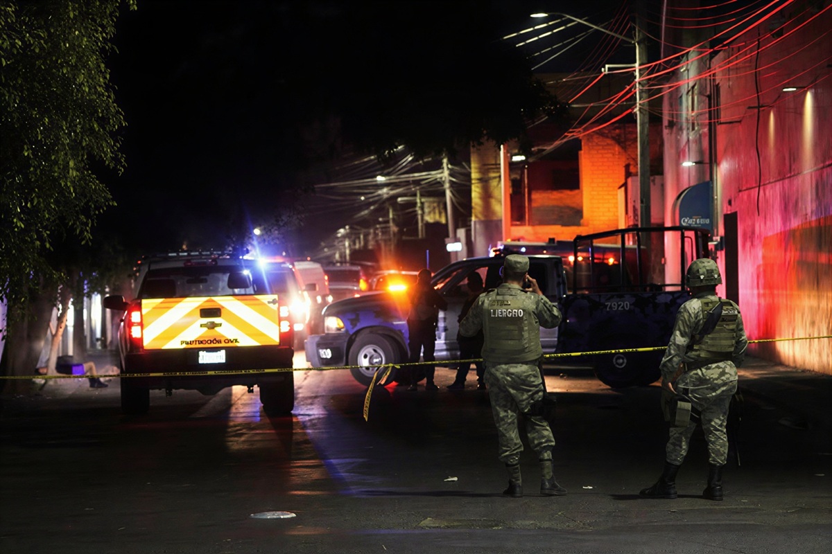One Killed in Shooting Near Mexico's Presidential Palace