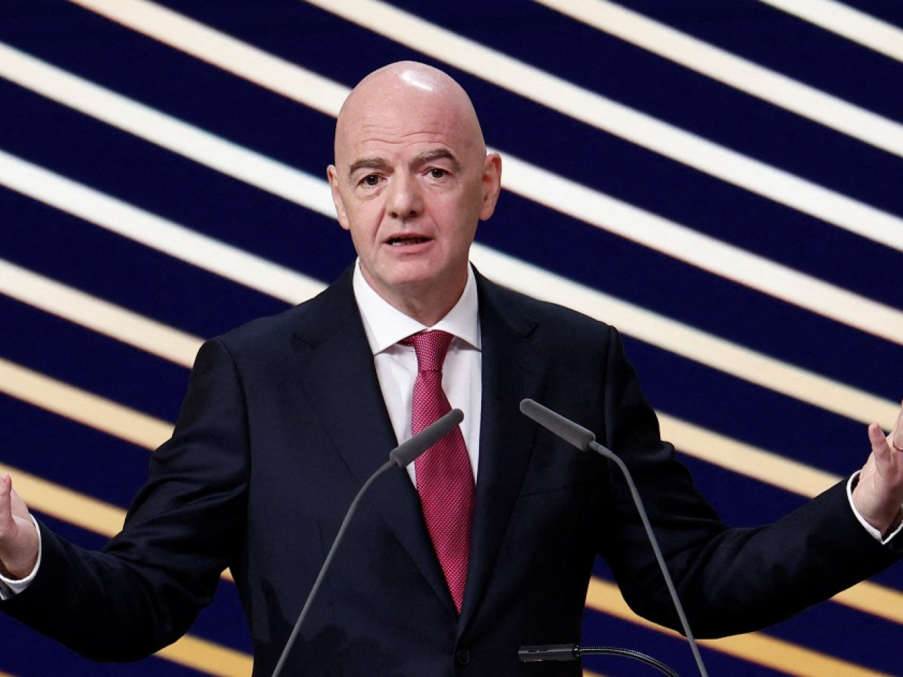 FIFA hopes to sell $4.2 billion stake in tournaments (News Central TV)