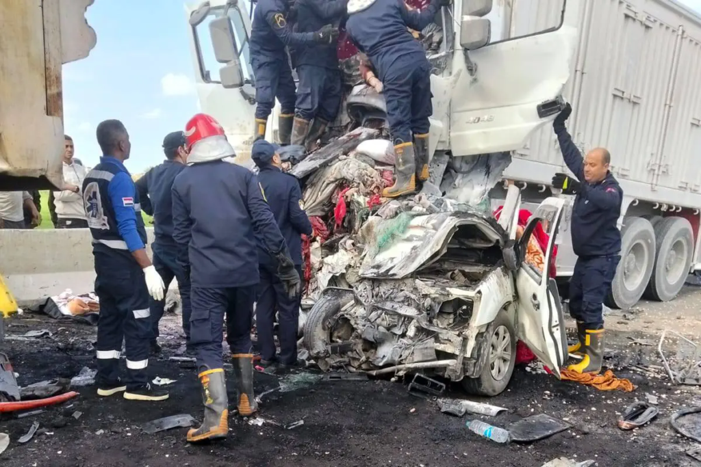 18 Killed in Northern Egypt Truck Crash (News Central TV)