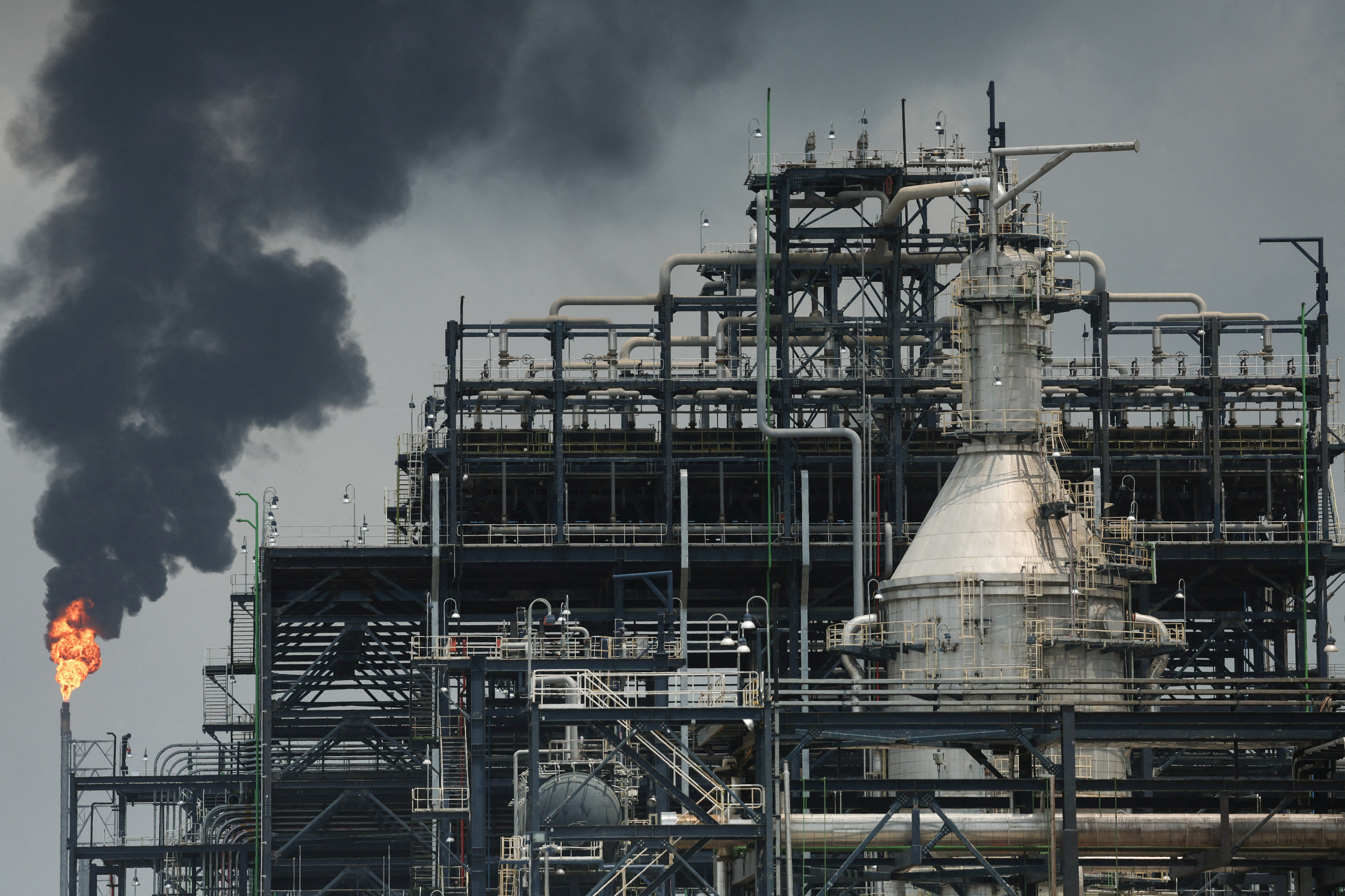 Nigeria eyes $50 billion in offshore oil projects (News Central TV)