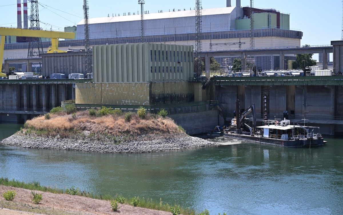 Hungary Announces Closure of Nuclear Plant Over Heatwave