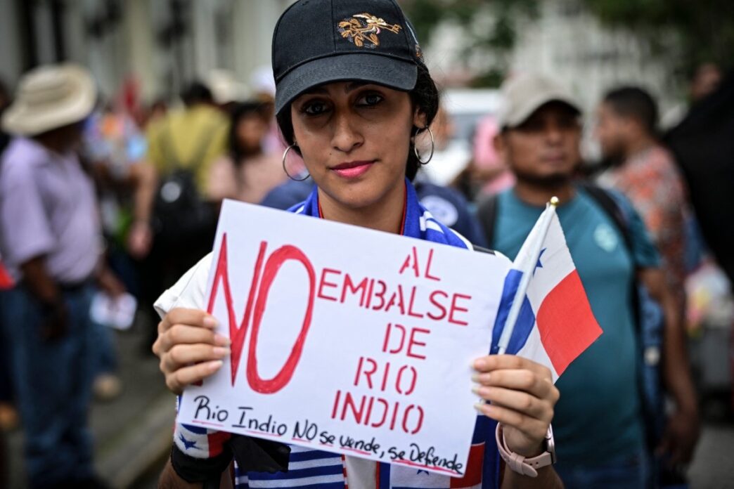 Panamanians Protest Canal Reservoir Plans