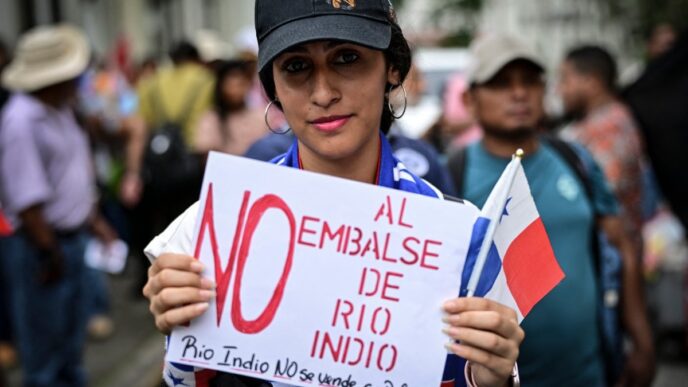 Panamanians Protest Canal Reservoir Plans