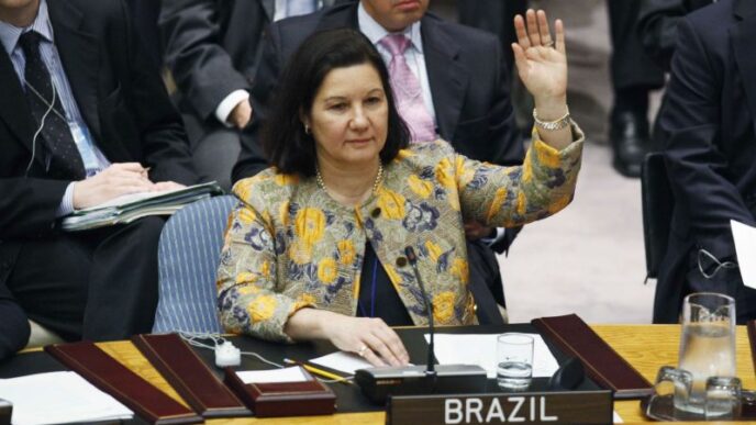 US revokes Brazilian envoy's diplomatic visa (News Central TV)