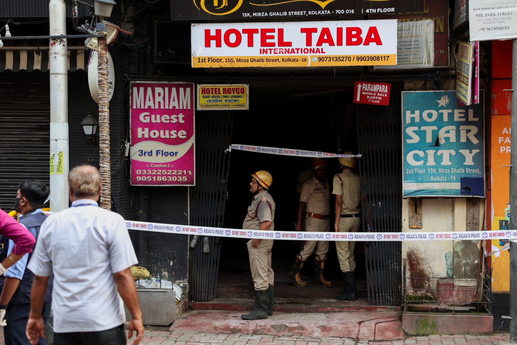 Fire at Kolkata hotel kills nine people (News Central TV)