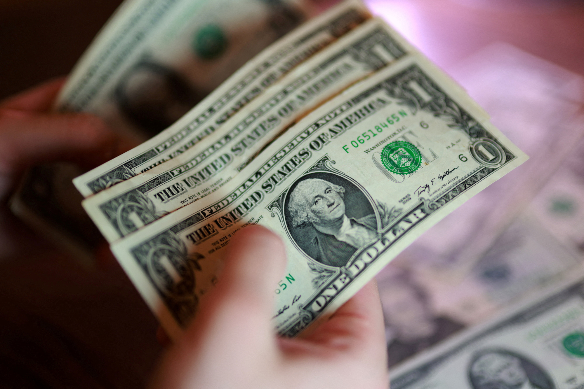 Fed rate hints boost stocks and dollar (News Central TV)