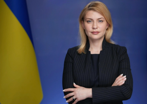 Zelensky Fires Envoy to US, Seeks More Aid