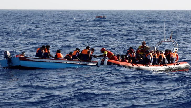 15 dead and 27 missing in Zimbabwe boat sink (News Central TV)
