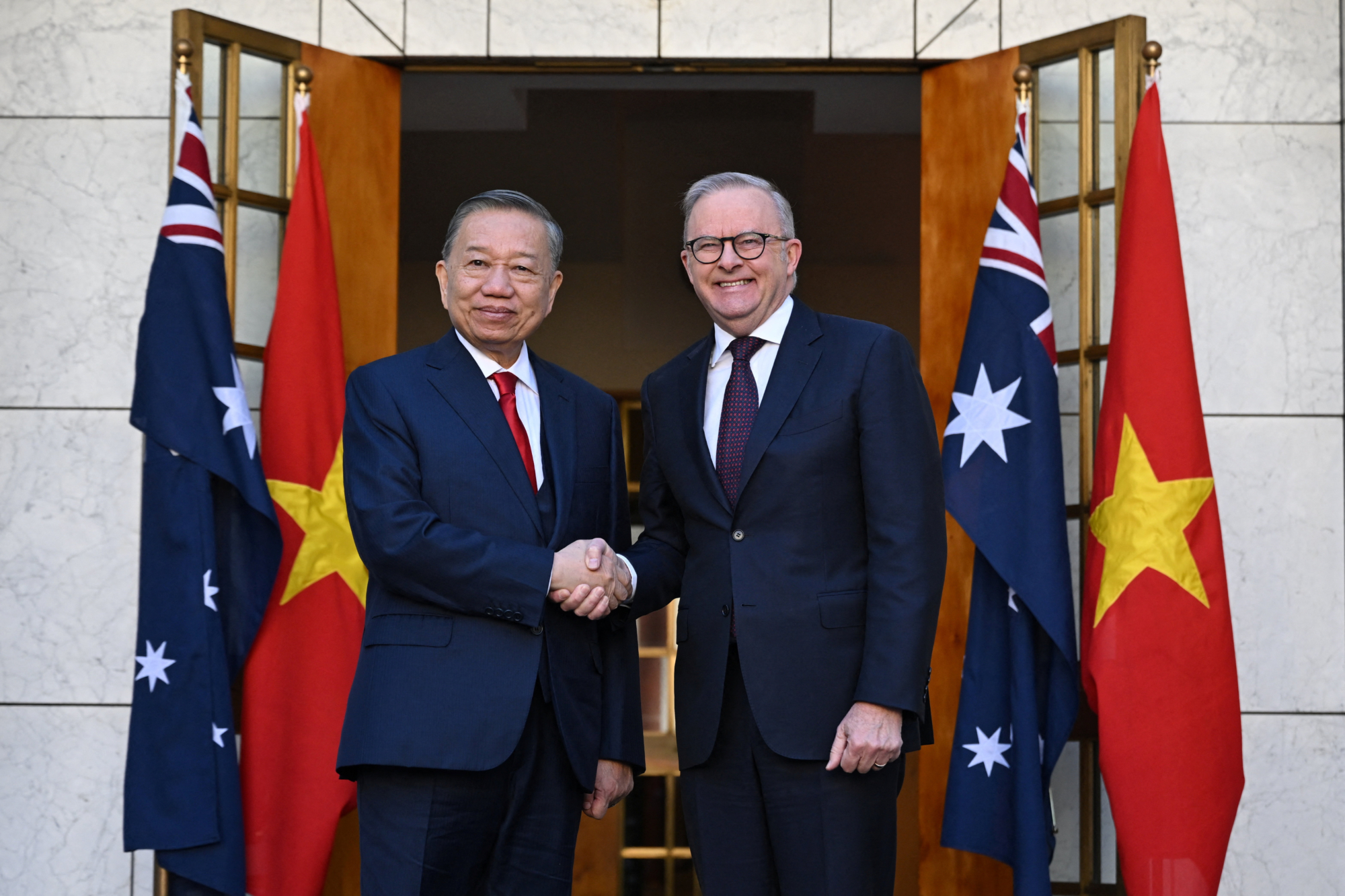 Australia and Vietnam deepen defence ties (News Central TV)