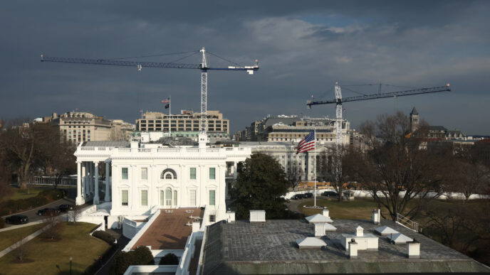 Court halts Trump's White House ballroom project (News Central TV)