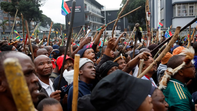 Anti-migrant march gathers near SADC Summit (News Central TV)