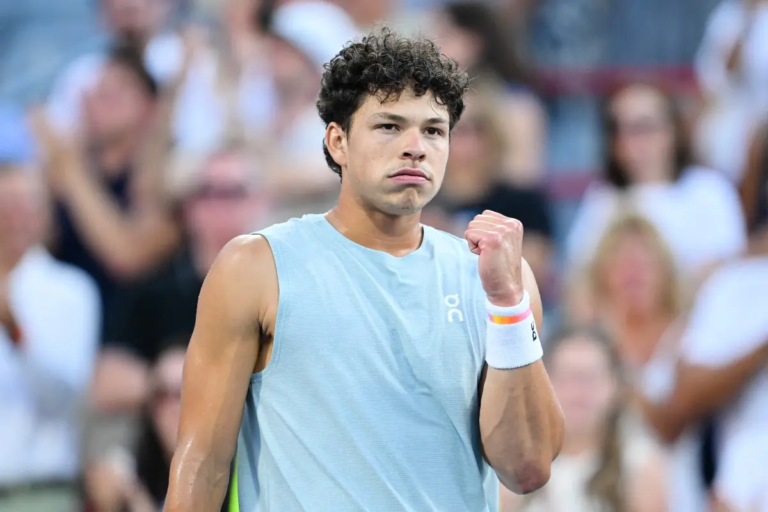 Shelton Storms Into Montreal Semis
