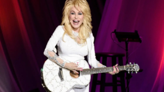 Beyoncé, Taylor Swift, Americans Mourn Dolly Parton (NewsCentral TV)