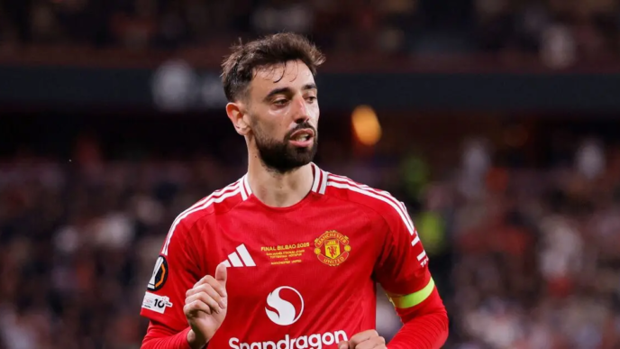 Fernandes treble inspires Manchester United rout (News Central TV)