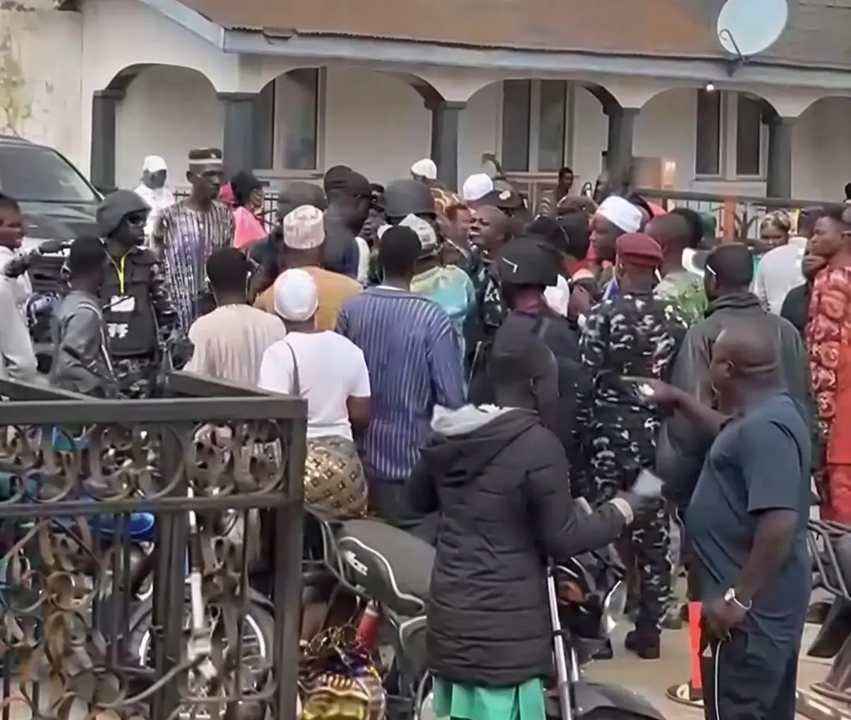 #Osun Decides: Tension at Deputy Governor’s Polling Unit