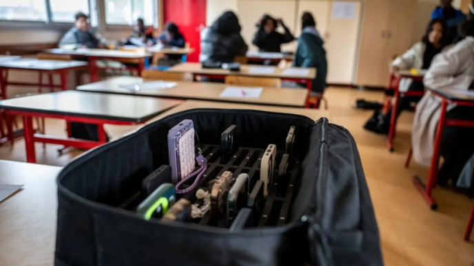 FranceEducationSchoolSocialInternet