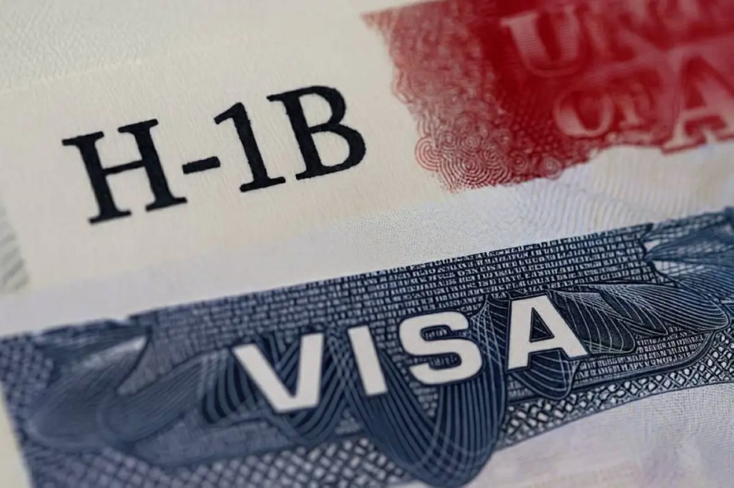 US proposes a $103,000 fee for H-1B visas (News Central TV)