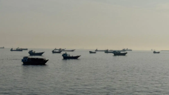 Iran fires back at Trump's hormuz threat (News Central TV)