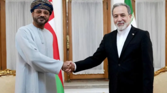 Iran and Oman plan temporary Hormuz transit (News Central TV)