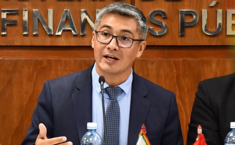 Bolivia Sacks Economy Minister After Congress Vote (NewsCentral TV)