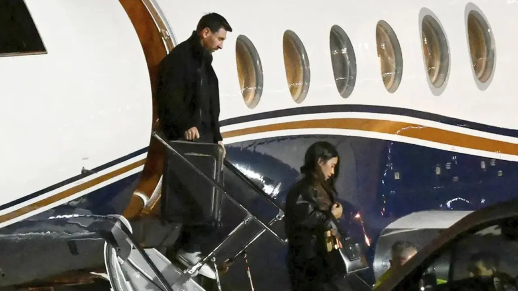 Lionel Messi travels home to attend his father's funeral