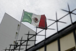 Mexico and Peru restore ties after asylum spat (News Central TV)
