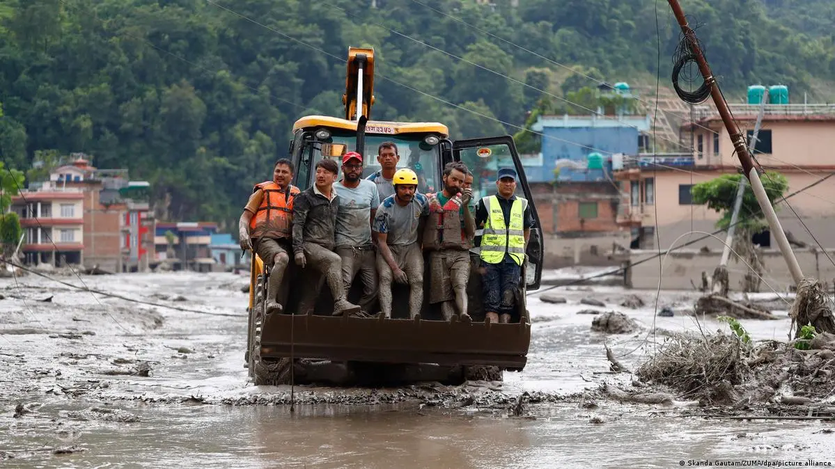 Nepal-Tibet Floods Kill 472, Over 1,400 Missing (NewsCentral TV)