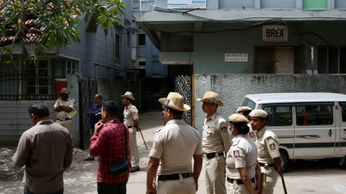 Indian Police Beat Man Accused Of Murder (News Central TV)