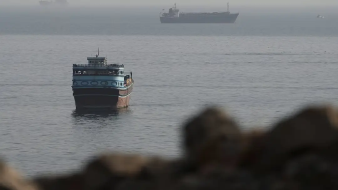 Oil prices surge as Hormuz hopes fade (News Central TV)