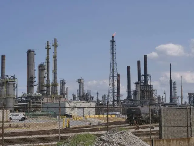 Hormuz Tensions Push Oil Prices Higher