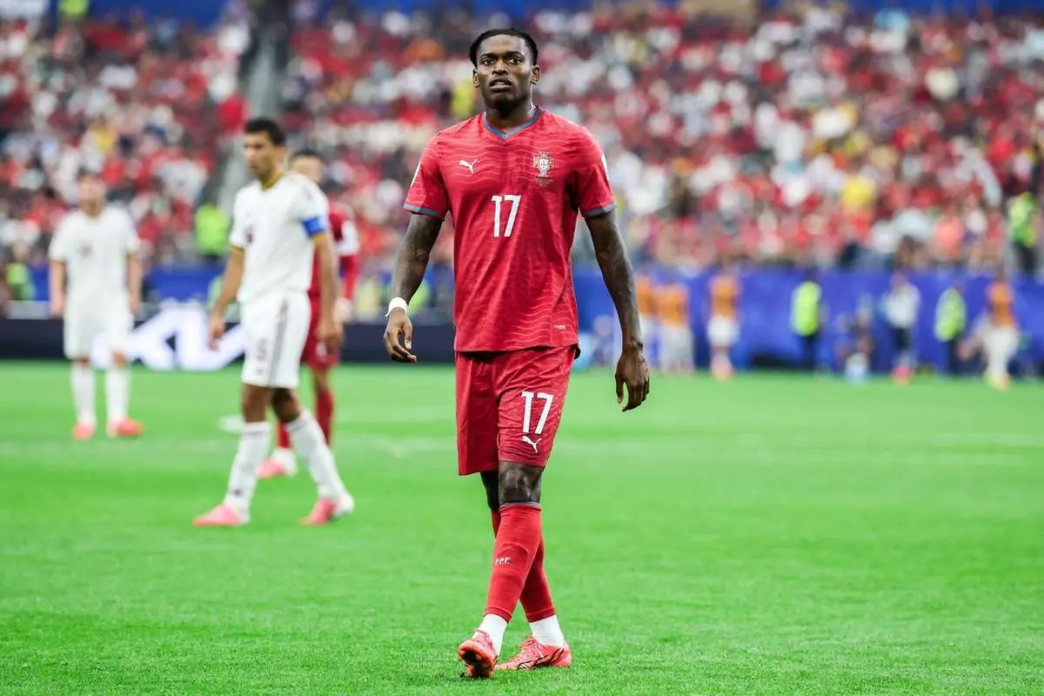 Rafael Leao leaves AC Milan for Galatasaray (News Central TV)
