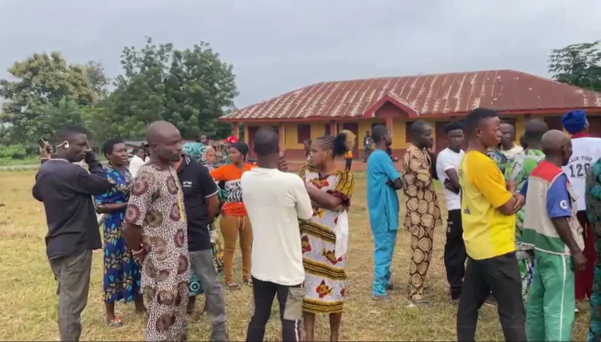 Osun Poll: Voters, Officials Arrive Ahead of Voting