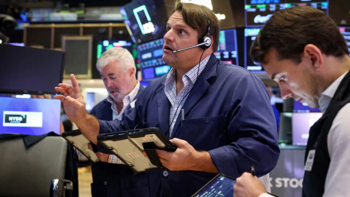Fed rate hints boost stocks and dollar (News Central TV)